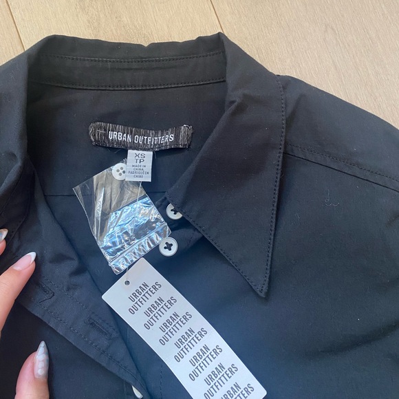 UO Vivienne Hardware Button Down Top - Picture 4 of 7